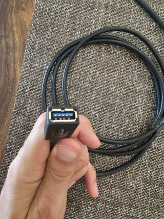 Cable USB Amazon Basics