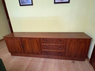 Aparador de madera maciza