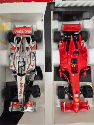 Scalextric C3 F-1 Ferrari Vodafone McLaren