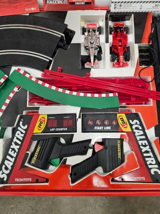 Scalextric C3 F-1 Ferrari Vodafone McLaren