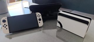 Nintendo Switch OLED Bianca e Nera