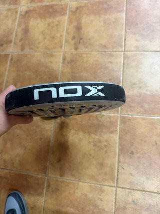 Pala Nox AT10 Genius 18K Agustín Tapia 2024