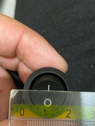 nuovo: Power switch Adam Audio
