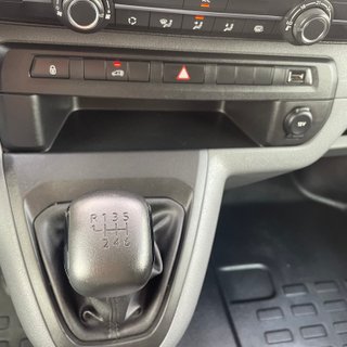 Peugeot e-Expert 2021