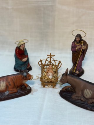 Nacimiento de barro antiguo hecho a mano
