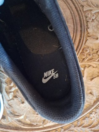 Zapatillas Nike SB Negras y Blancas
