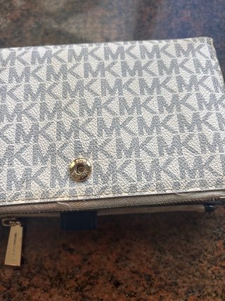 Cartera Michael Kors Beige y Negra