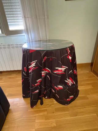 Mesa redonda cristal y tela estampada