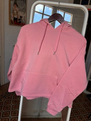 Sudadera rosa con capucha