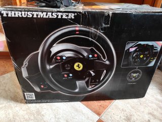 Volante Ferrari Thrustmaster T300 + Base + Pedales