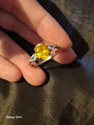 Anillo Plata con Piedra Amarilla Ovalada