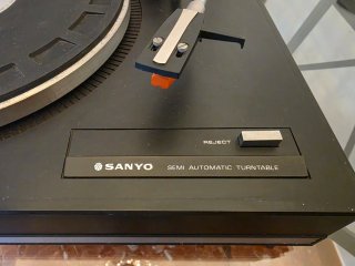 Tocadiscos Sanyo TP 535 U Semi-Automático