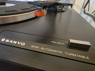 Tocadiscos Sanyo TP 535 U Semi-Automático