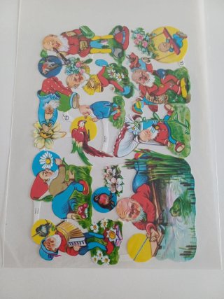 Cromos troquelados de gnomos y animales