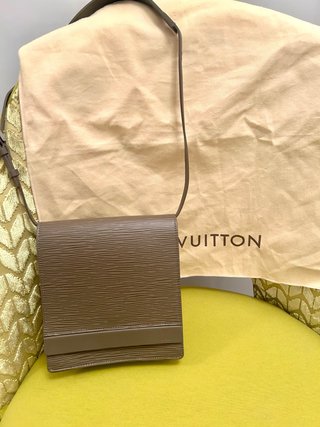 Bolso Louis Vuitton auténtico y nuevo