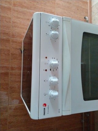 Cocina Eléctrica Vitrocerámica y Horno