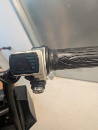 Triciclo Eléctrico Infantil