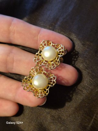 Pendientes antiguos dorados con perla