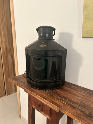 Faro náutico antiguo de navegación A.B. García