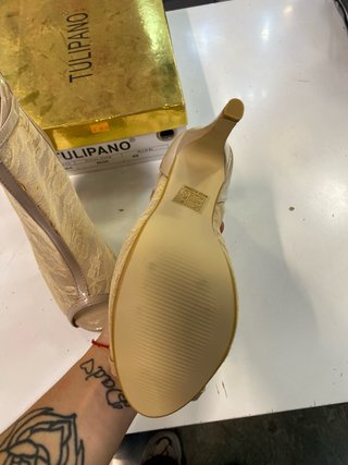 Scarpe con tacco beige n. 40