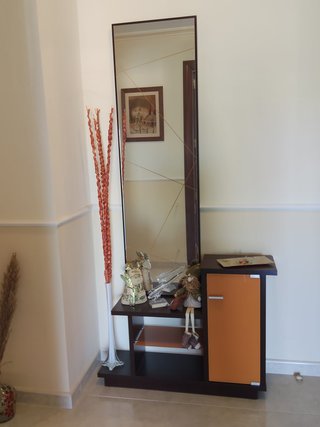 Mueble recibidor con espejo