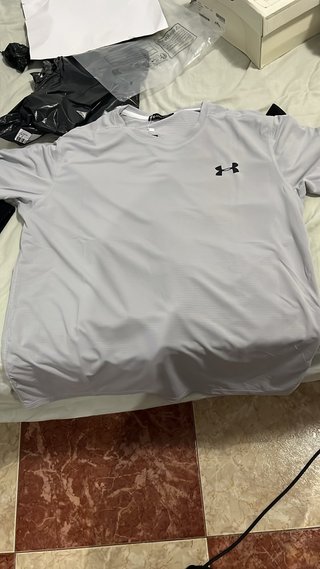 Camiseta Under Armour Gris