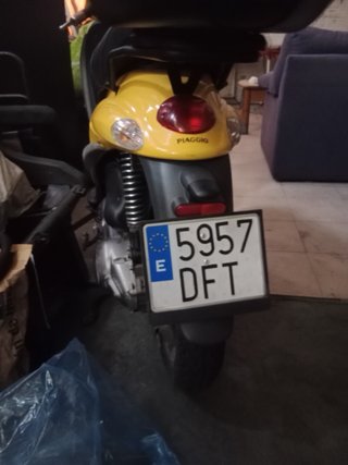 Piaggio Liberty 125cc Scooter Amarillo