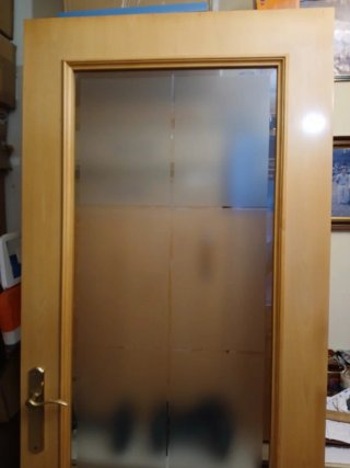 Puerta madera con cristal