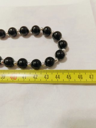 Collana sintetica vintage con sfere nere