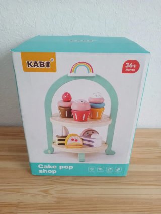 Expositor de madera para pasteles de juguete