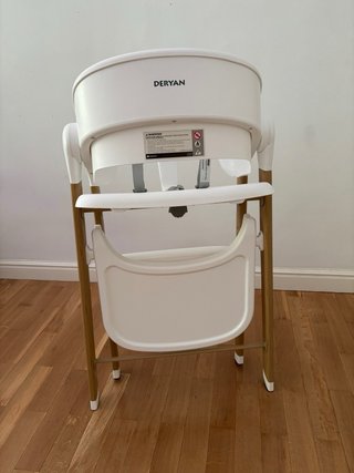 Trona bebé blanca y madera