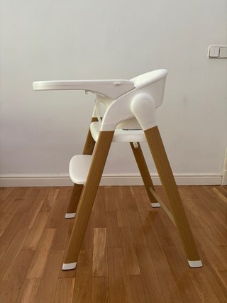 Trona bebé blanca y madera