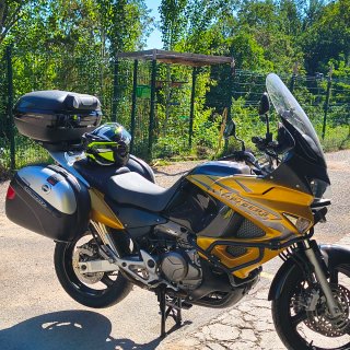 Honda Varadero 1000 ABS SOLO 50.000KMS pegatina C