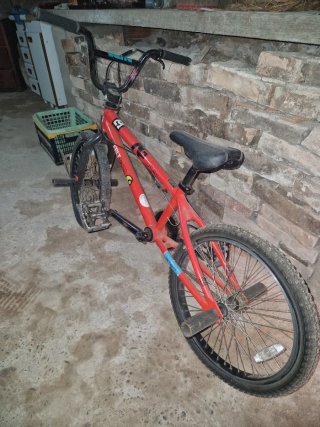 Bicicleta BMX Felt Roja