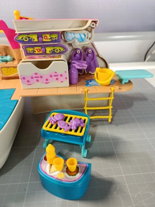 Yate Pinypon con figuras