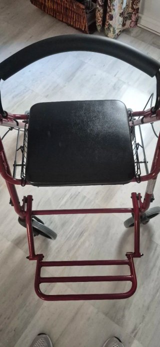 Andador para adultos con asiento y cesta