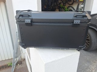 Baul moto para dos cascos