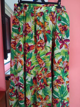 Falda larga estampada floral