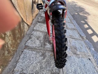 Bicicleta infantil roja Lightning McQueen