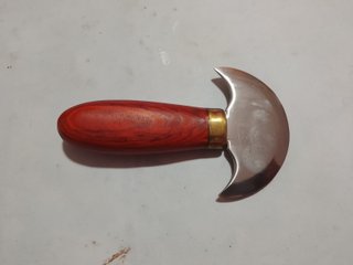 Cuchillo media luna para cuero