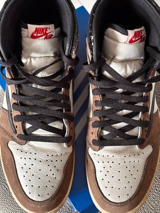 Jordan 1 x Travis Scott Cactus Jack Mocha