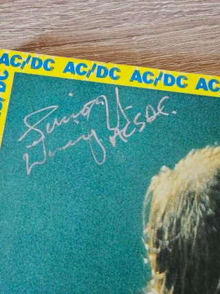 AC/DC HM Photo Book Firmado