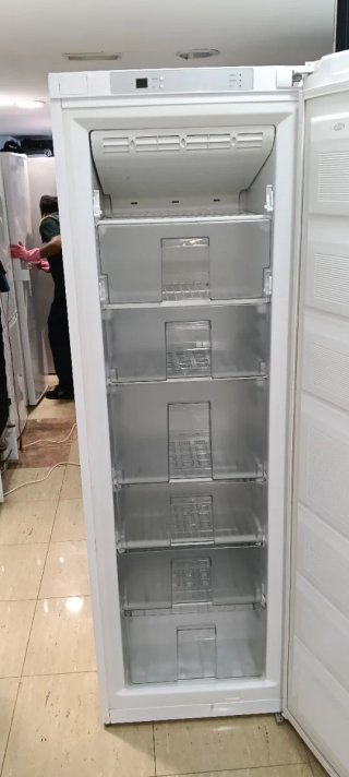 CONGELADOR VERTICAL NEWPOL NO FROST