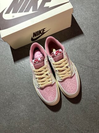 Travis Scott x Air Jordan 1 Low Shy Pink Talla 42