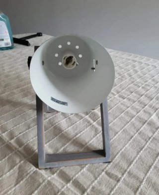 Lámpara de mesa moderna