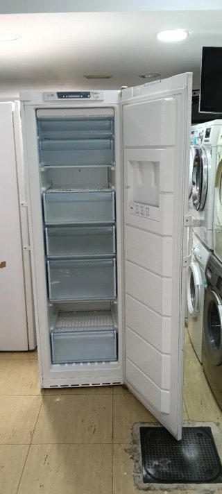 CONGELADOR VERTICAL BALAY NO FROST