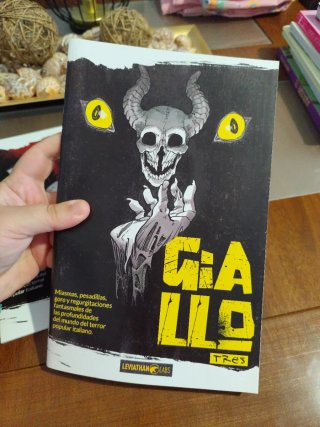 Giallo 1,2,3, rojo y púrpura