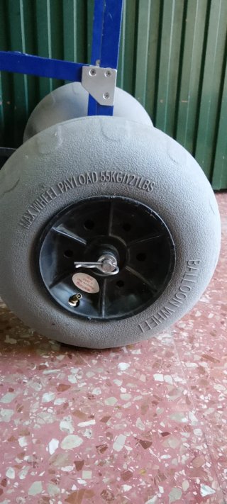 Carro pesca Vercelli ruedas globo