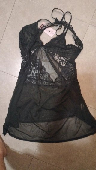Arnés de torso ,  shorts negros con cadena etc...