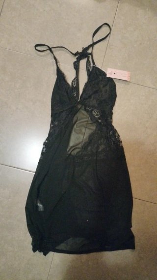 Arnés de torso ,  shorts negros con cadena etc...